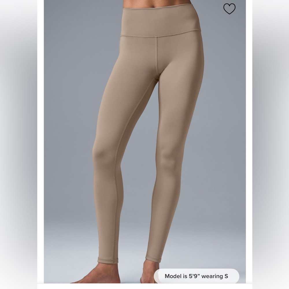 ALO High-Waist Airlift Legging
Color: Gravel
Size: XS
Length: Full

Brand new